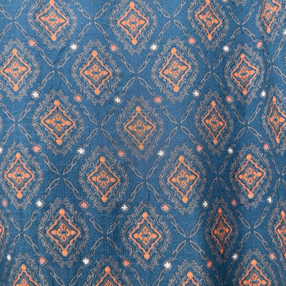 Torrid || Woman’s Geo Print Gauze Cold Shoulder Blouse Top Shirt Sz 4 - Picture 6 of 7